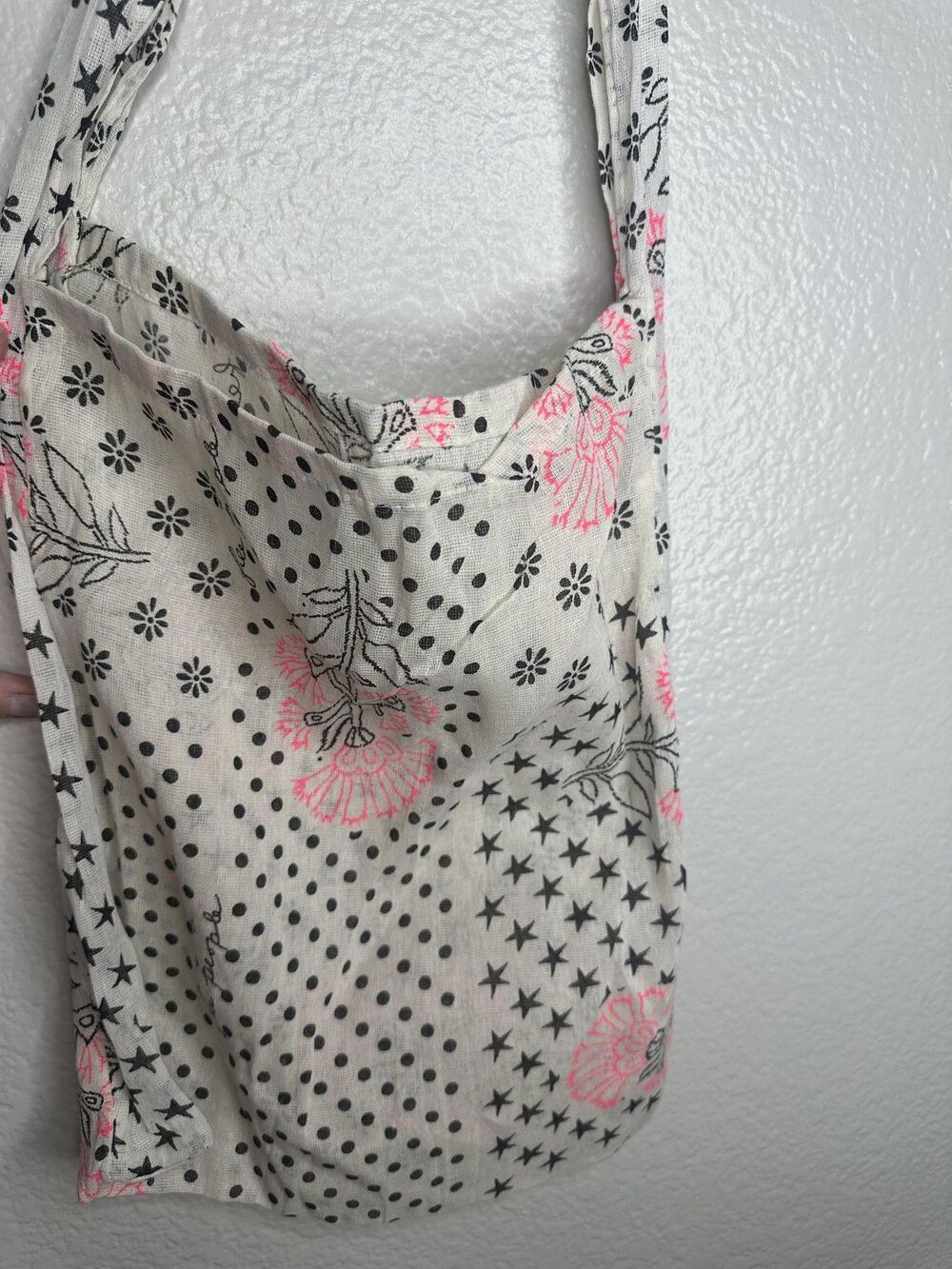 Free People Shoulder Bag Womens Medium Size White Star Floral Boho Sling Print - Picture 3 of 4